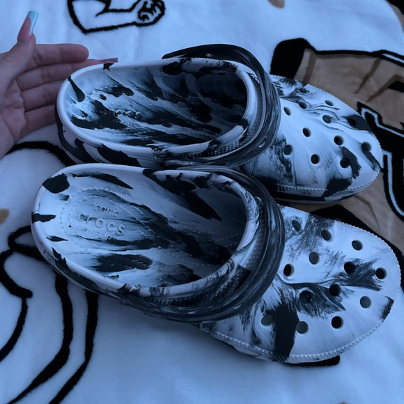 Marble high top CROCS size 9 women - Picture 1 of 5